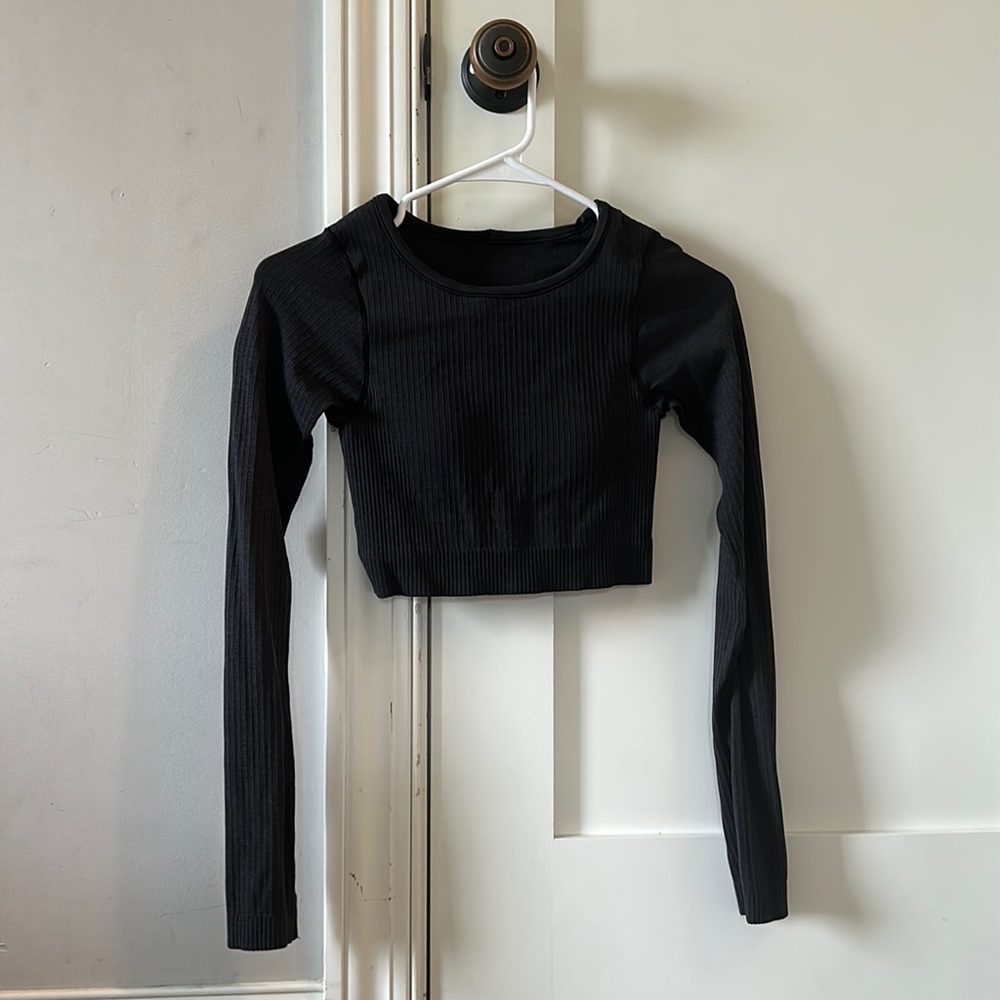 Lululemon Black ebb to street top